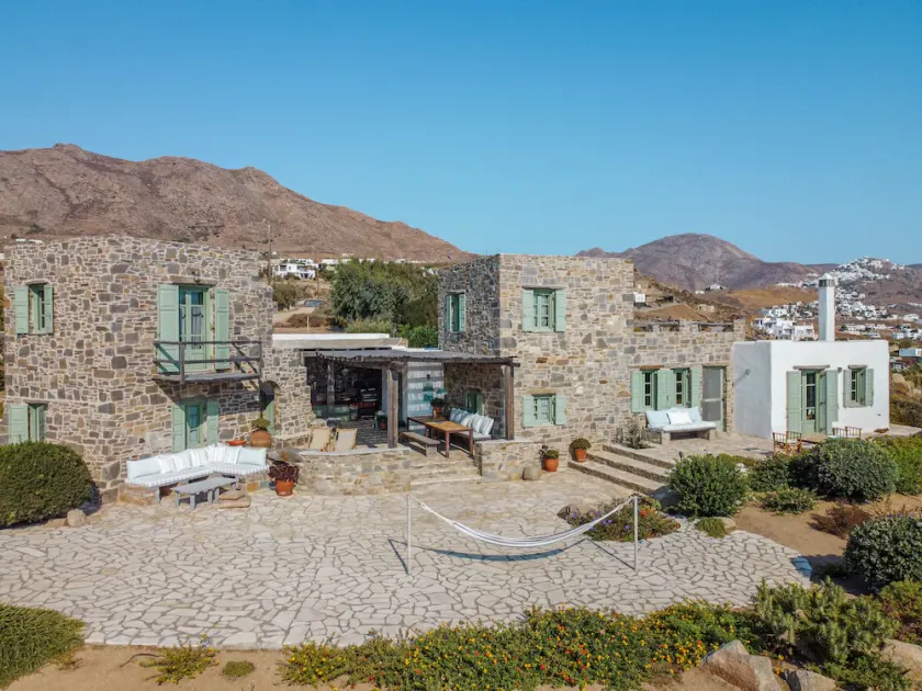 Seafront View, Vatoudi House - Image 1