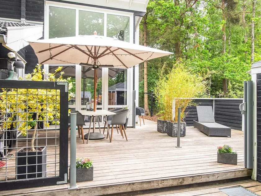 5 Star Holiday Home in Ronde - Image 1