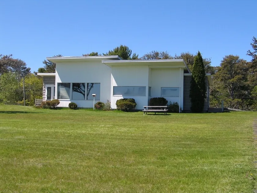 Popham Beachfront And Oceanfront Cottage with Water and Beach Views - Image 1