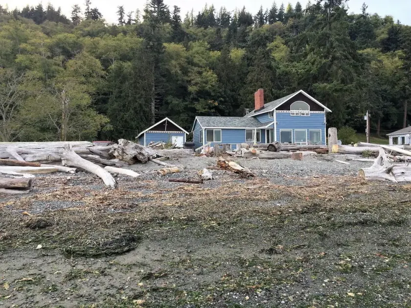 Anchor Away, Whidbey Island Beachfront Getaway - Image 1