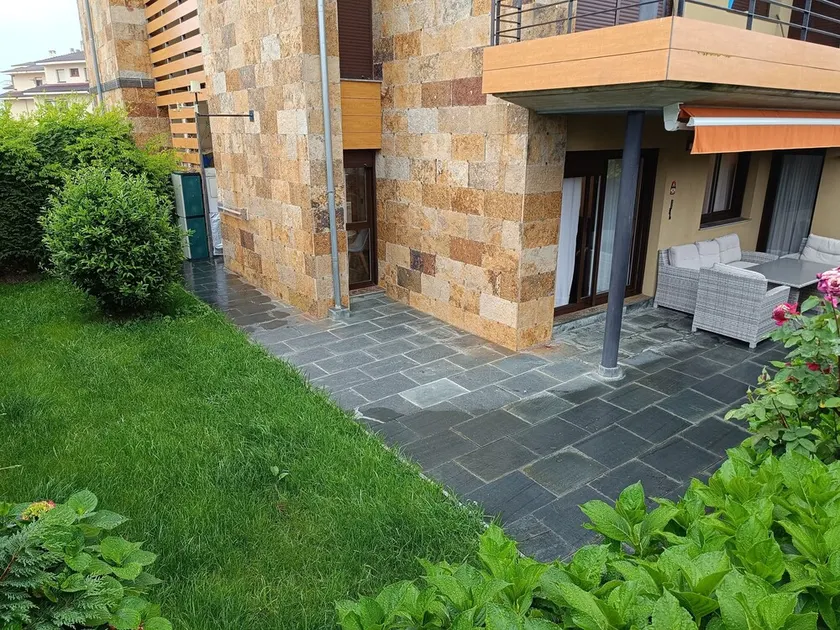 Bajo CON Jardín EN Urbanización CON Piscina - Image 1