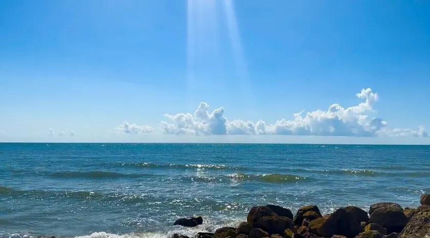 Quiet get away close to the beach. - Image 1