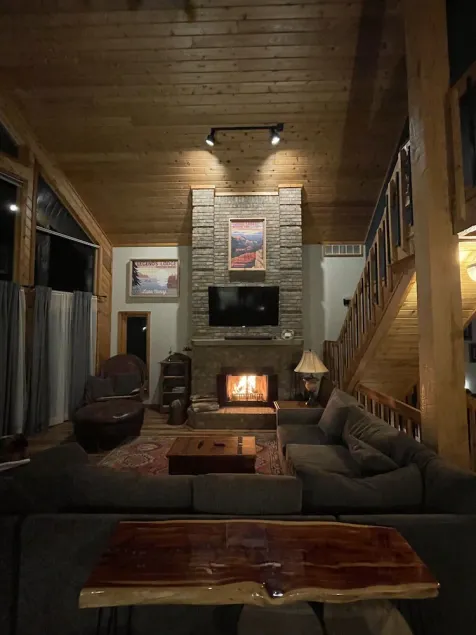 Northwoods Lakeside Retreat - Image 1