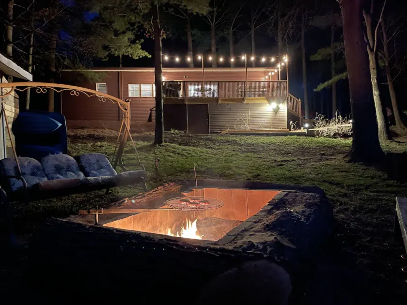 Tiny Lake House - Image 1