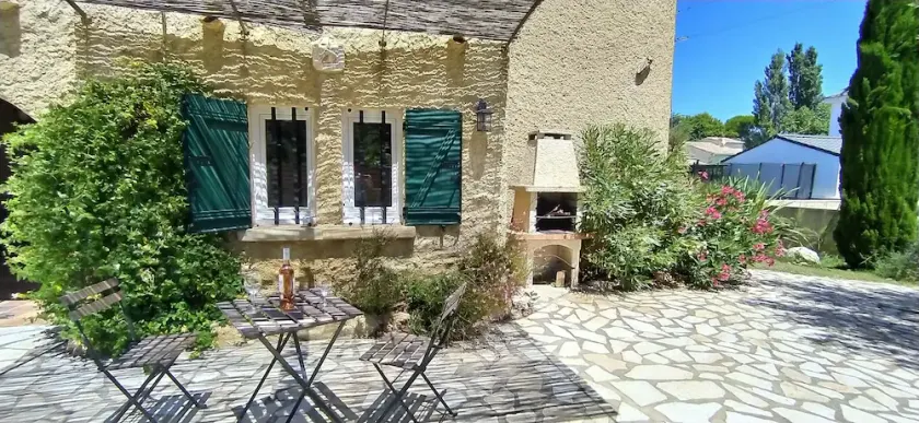 Comfortable 110m² air-conditioned gîte in the heart of Provence - Image 1