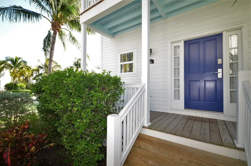 Coral Lagoon Updated Single Family Home with 40' Boat Slip directly behind home - Image 1