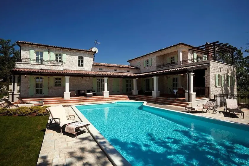 Villa Green Estate with Pool - Image 1