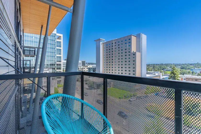 Sophari Downtown Bellevue Suites - Image 1