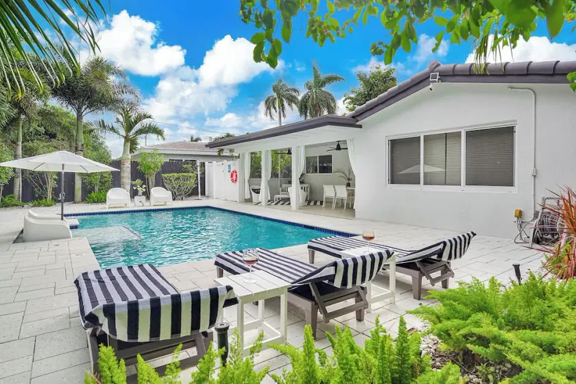 Newly Renovated Beach Area Villa Cabana With Heated Pool - Image 1
