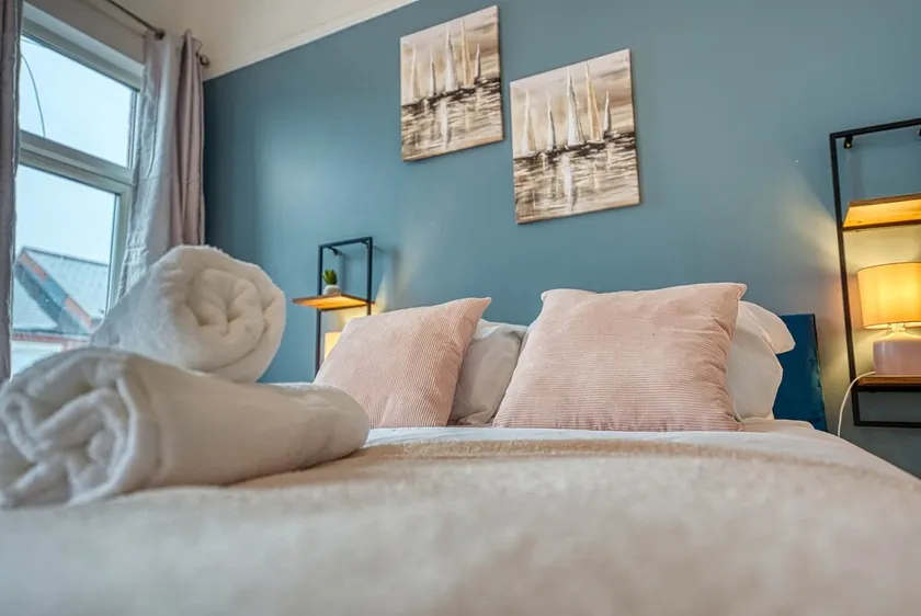 3 Bedroom House Sleeps 6 - Image 1