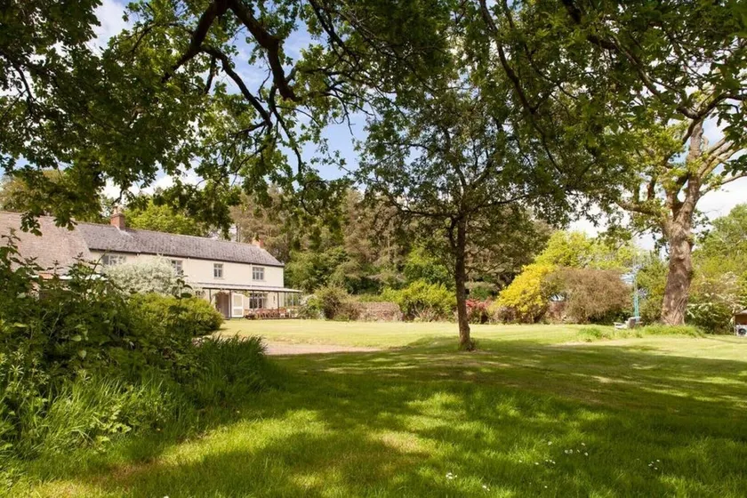 Idyllic house vast views, great for winter walks & cosy nights by open fires. - Image 1