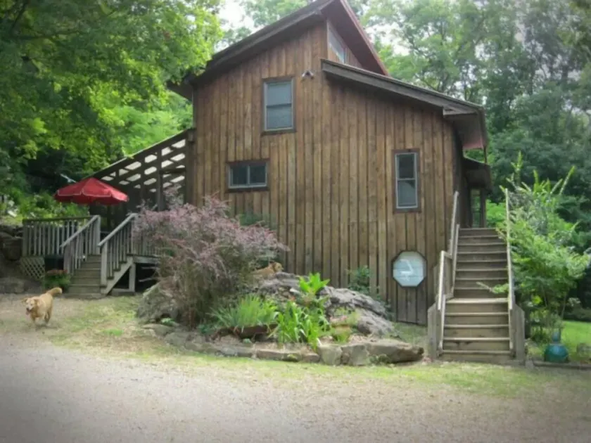 Abgelegenes Haus in den Ozarks neben dem Nationalpark - Image 1