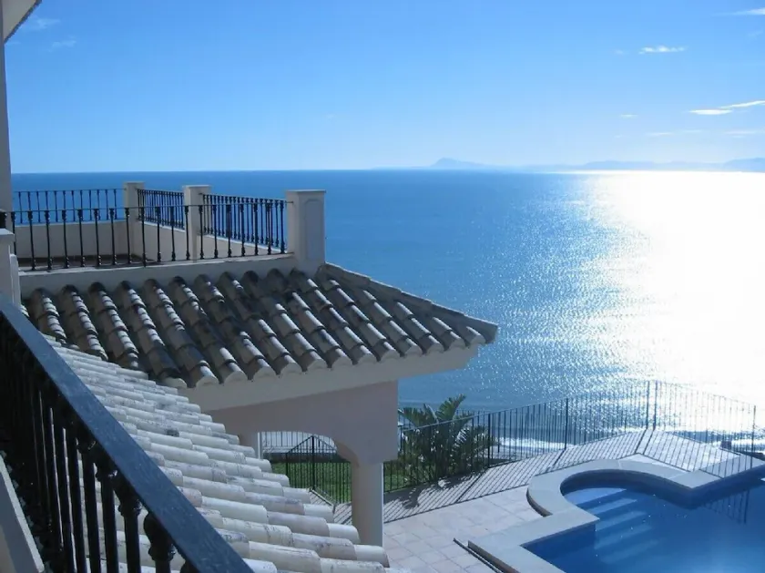 LUKSUSVILLA i VALENCIA COAST. WI FI & privat infinity saltvand i nærheden af golf. - Image 1