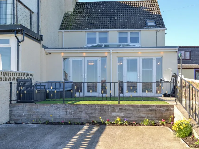 2 værelses bolig i Stranraer - Image 1