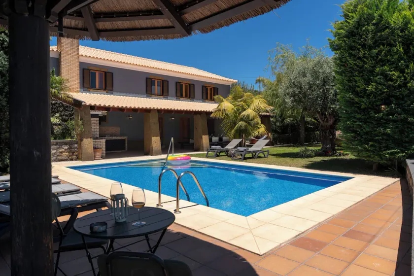 With pool, garden and barbecue - Vila Esperança - Image 1