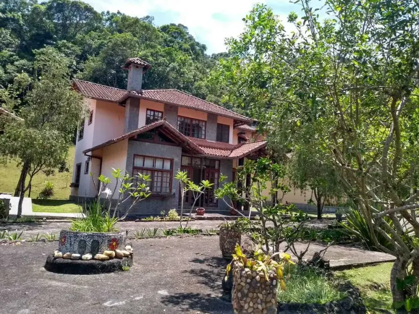 Encounter with nature - 3 double suites and 2 single bedrooms with bathroom. - Image 1