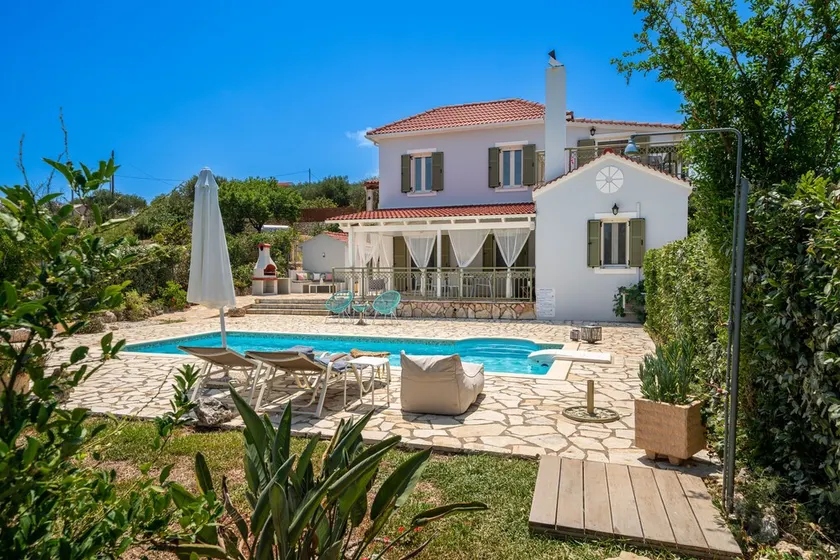 Villa With Private Pool - Image 1