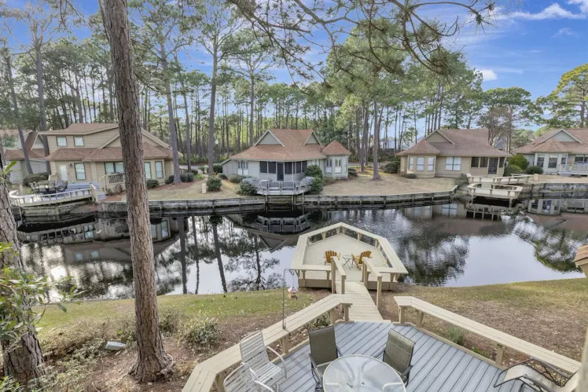 3BR Fairways Cottage w/ Private Dock & Golf Cart - Image 1