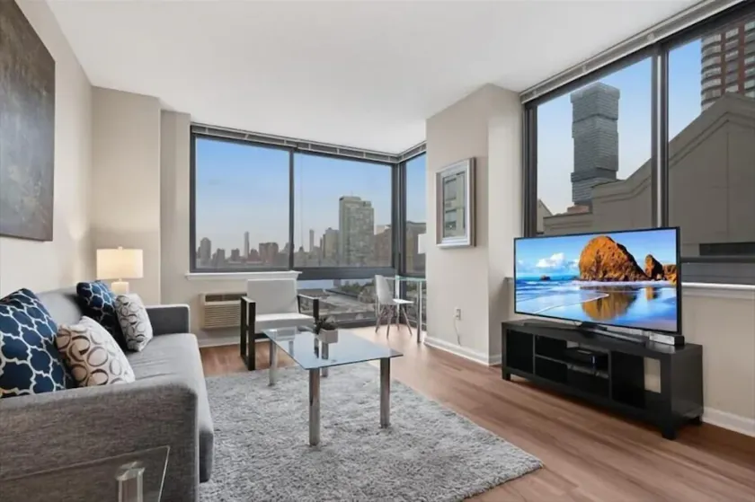 Luxury 2BR | Gym & Pool | Jersey City by GLS - Image 1