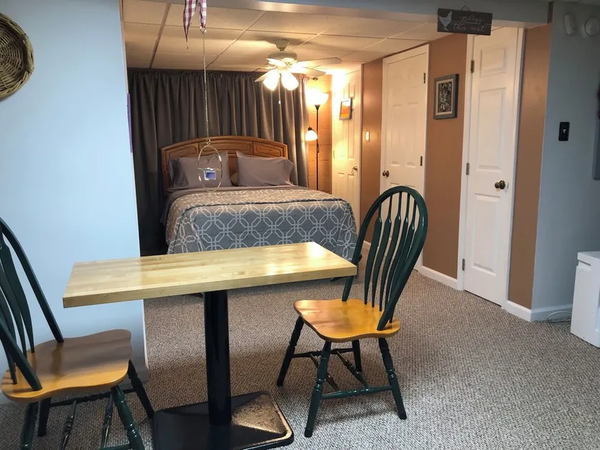 The Nesting Place in the Pocono’s LLC Peaceful private country studio apartment - Image 1