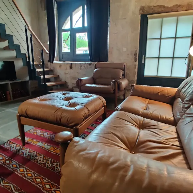 Intimate self-catered cottage loft ideal for work or getaway. With shared pool. - Image 1