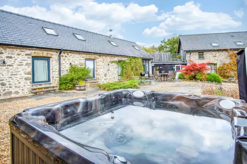 West Barn - 2 Bedroom Cottage - Llandeilo - Image 1