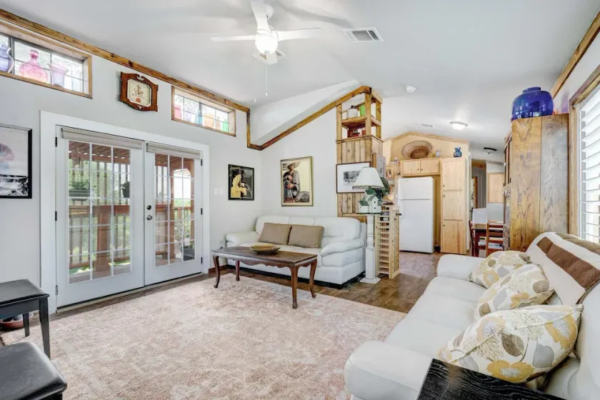 COZY, RIVER-FRONT CABIN, GATED, PRIVATE, ROMANTIC AND UNIQUE - Image 1