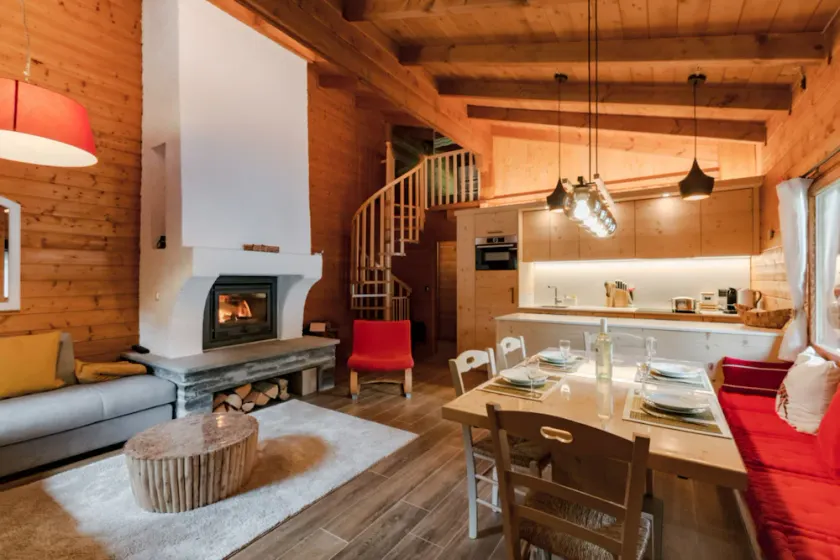 Chalet Soleada with Fireplace and Terrace for 5 - Happy Rentals - Image 1