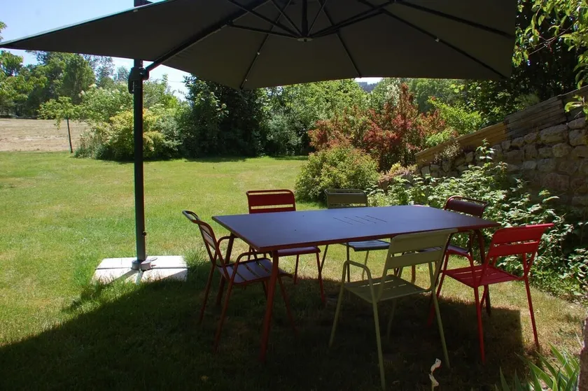 Incantevole gîte con barbecue e giardino - Image 1