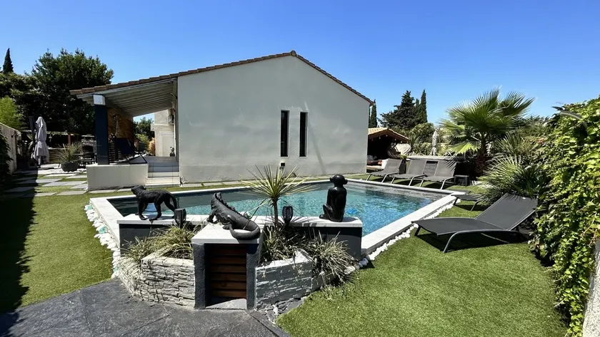 VILLA MED POOL OG JACCUZI, TÆK TIL CAMARGUE, GRAU DU ROI, NIMES OG ARLES - Image 1