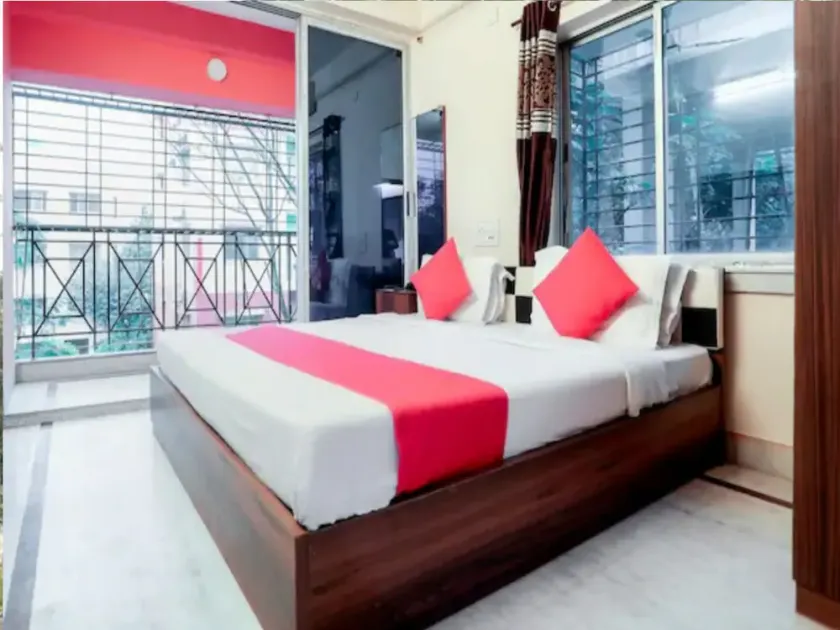 Saver Rooms with amenities near biswa bangla gate and kolkata airport - Image 1