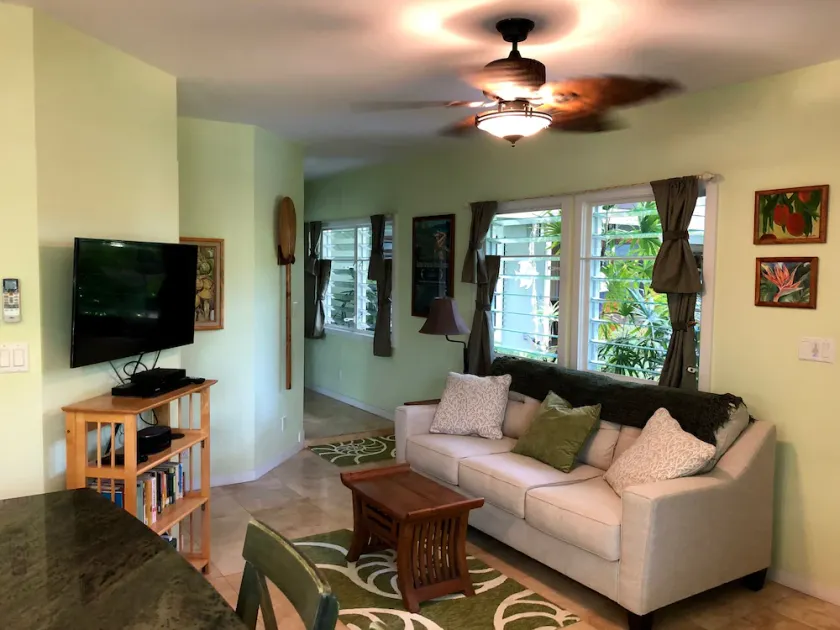 Koi Palms 1 bedroom Cottage - Great location! 5 Minute Walk to Kailua Beach! - Image 1