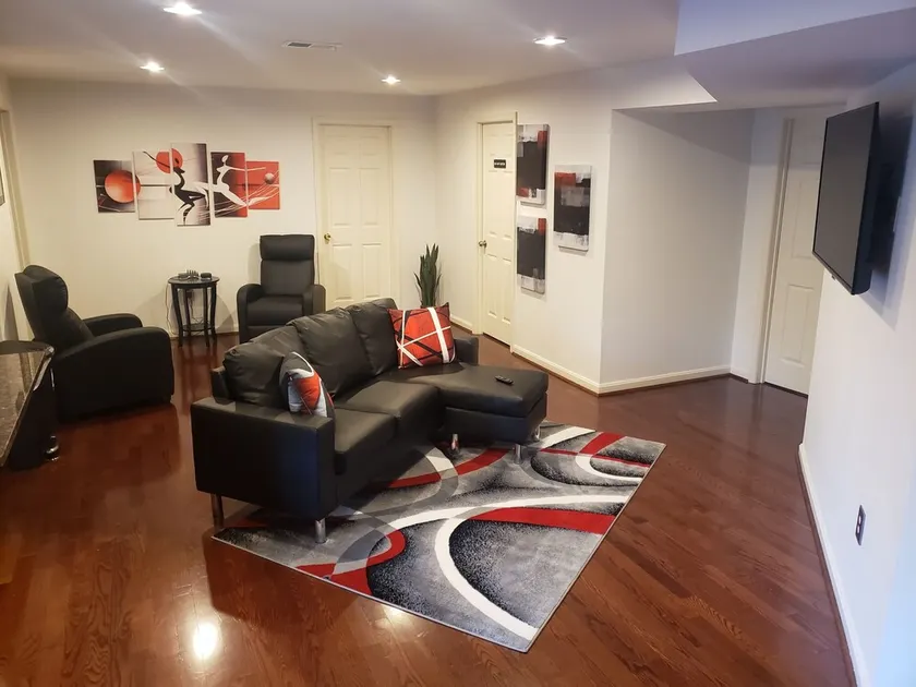 Small Town but Contemporary 2 Bdrm / <br>1 Bath / Full Kitchen / Patio / Private - Image 1