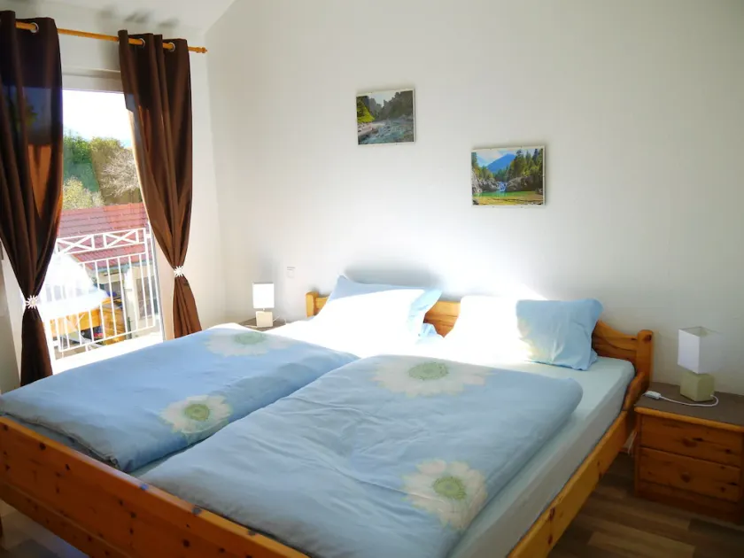 Modernly furnished apartment on the upper floor in absolute calm. - Image 1