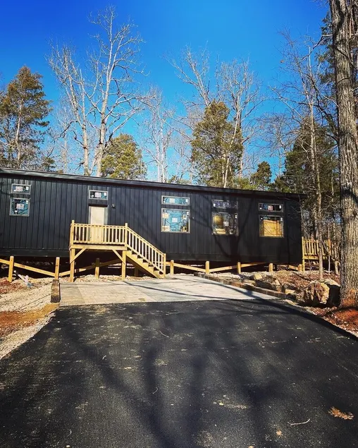 The Maple Retreat - Junior Cabin - Image 1