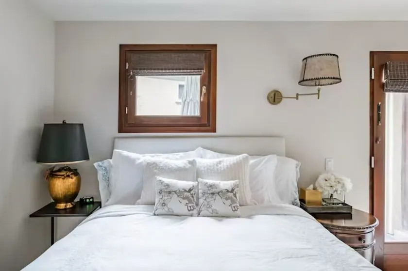 Boutique Luxury in Upscale Area with Private Entry & Bath, Villa B - Image 1