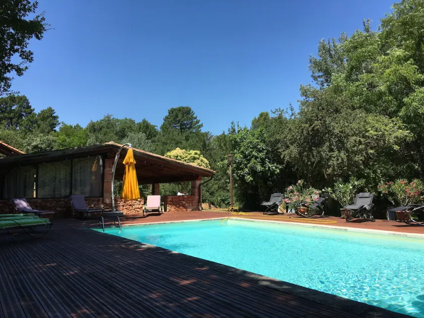 Unik restaureret ejendomsstil med swimmingpool - 7,5 ha i hjertet af Luberon - Image 1