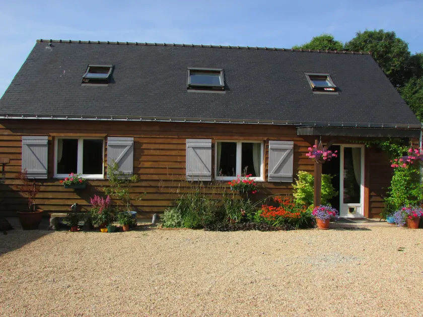 Cottage con piscina a Plouray, tra Pontivy e Rostrenen, Morbihan, Bretagna - Image 1