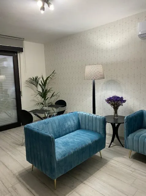 New elegant apartment - Image 1