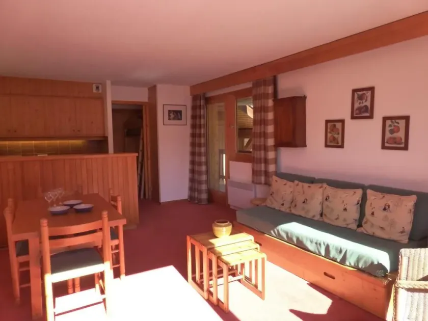 30m from ski slopes, 3rd floor, view mountain, balcony, tv, ski locker, 58m², Méribel - Image 1