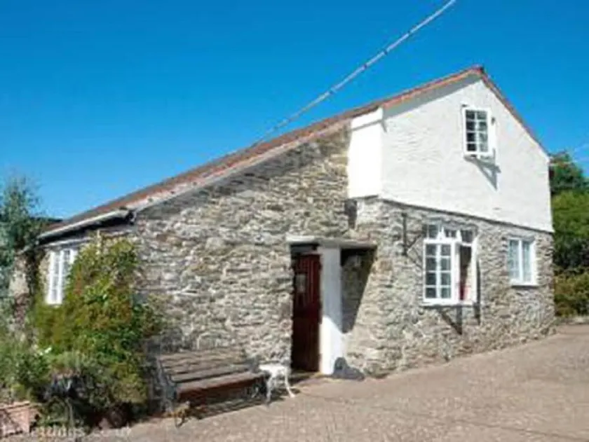 Stables - 17th century converted barn - Image 1