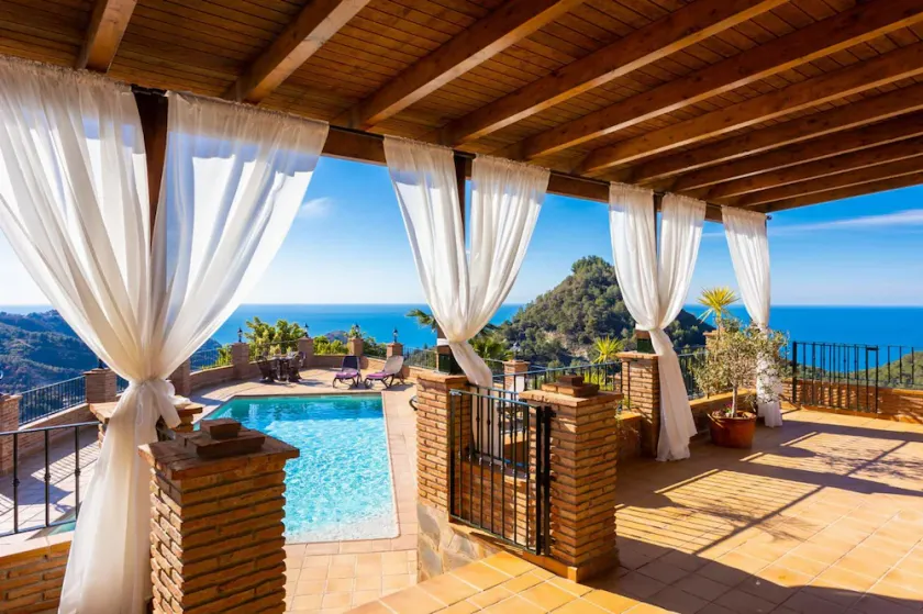 Villa Flores - Image 1