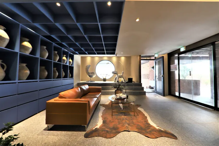 Busan Daeyeon Mute Hotel - Image 1