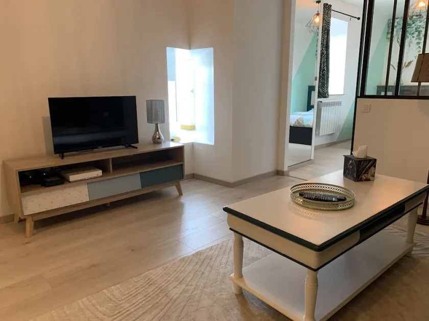 Quiet, fully-equipped apartment in the heart of Meung/Loire - Image 1