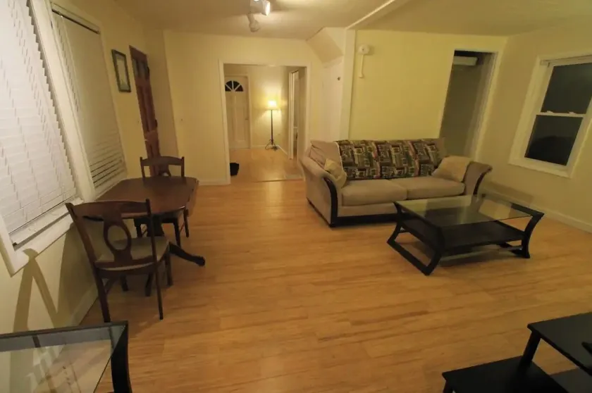 Superb 1-Bedrom Apt in Burlington's South End  - Image 1