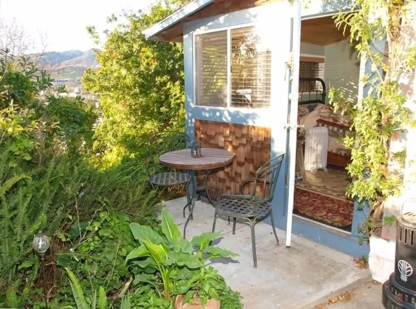 The Hummingbird Cottage, Treehouse & Garden - Ocean & Mountain Views - Image 1