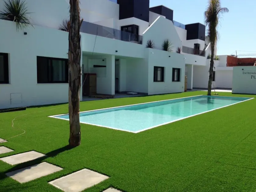 LUXE 2 LIT APPARTEMENT PENTHOUSE, un emplacement privilégié, à seulement 700 METRES DE LA PLAGE - Image 1