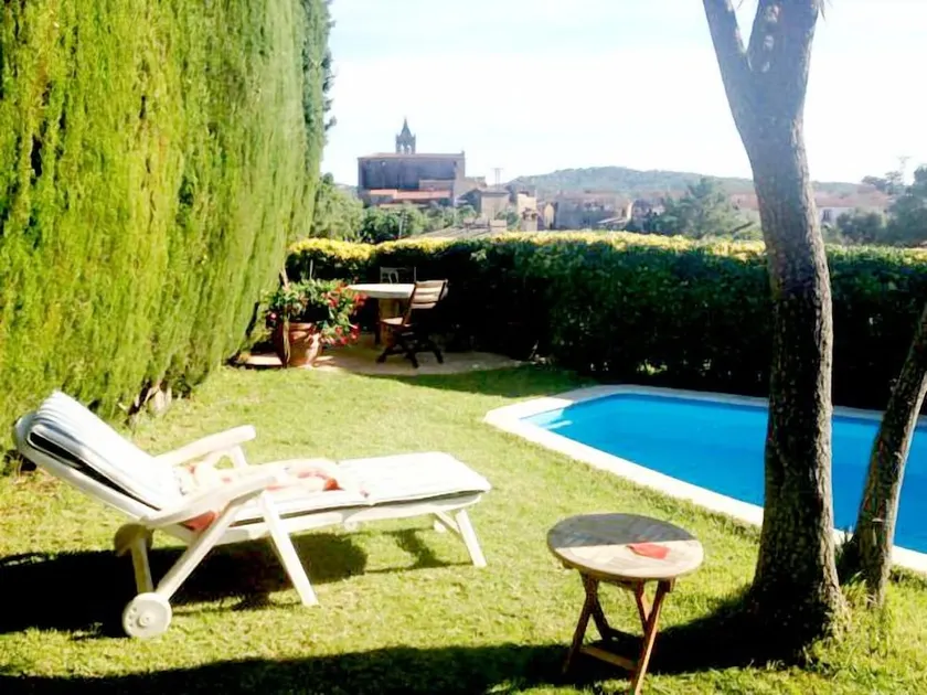 Typisk spansk Masia (landsted) af natursten med privat have og pool - Image 1