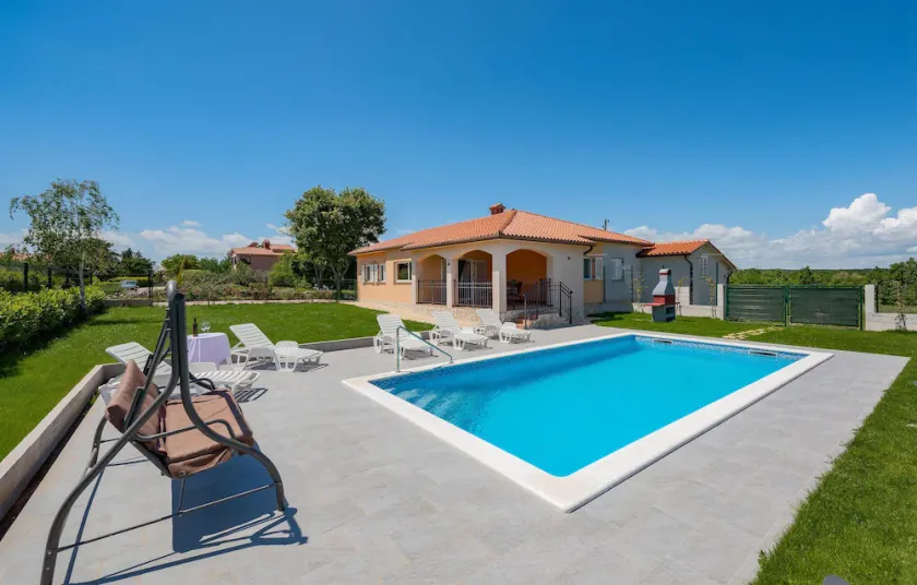 Beautiful Home In Labin - Image 1