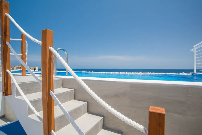 Contemporary Apartment with un-obstructed Sea Views and Private Infinity Pool - Image 1